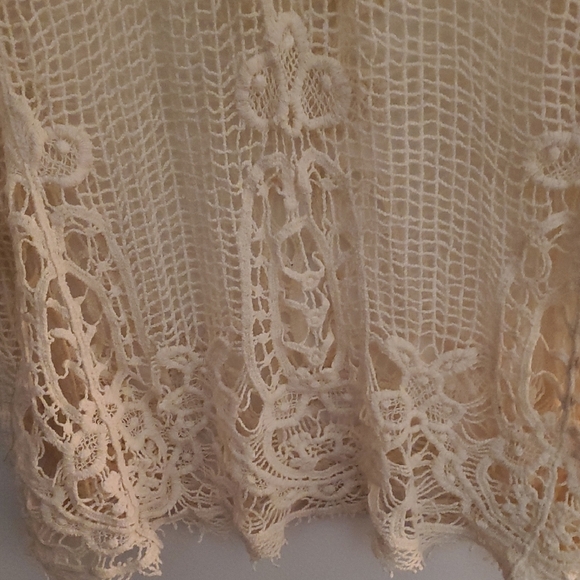 Brittany Black Cream Crochet Top - Picture 7 of 11